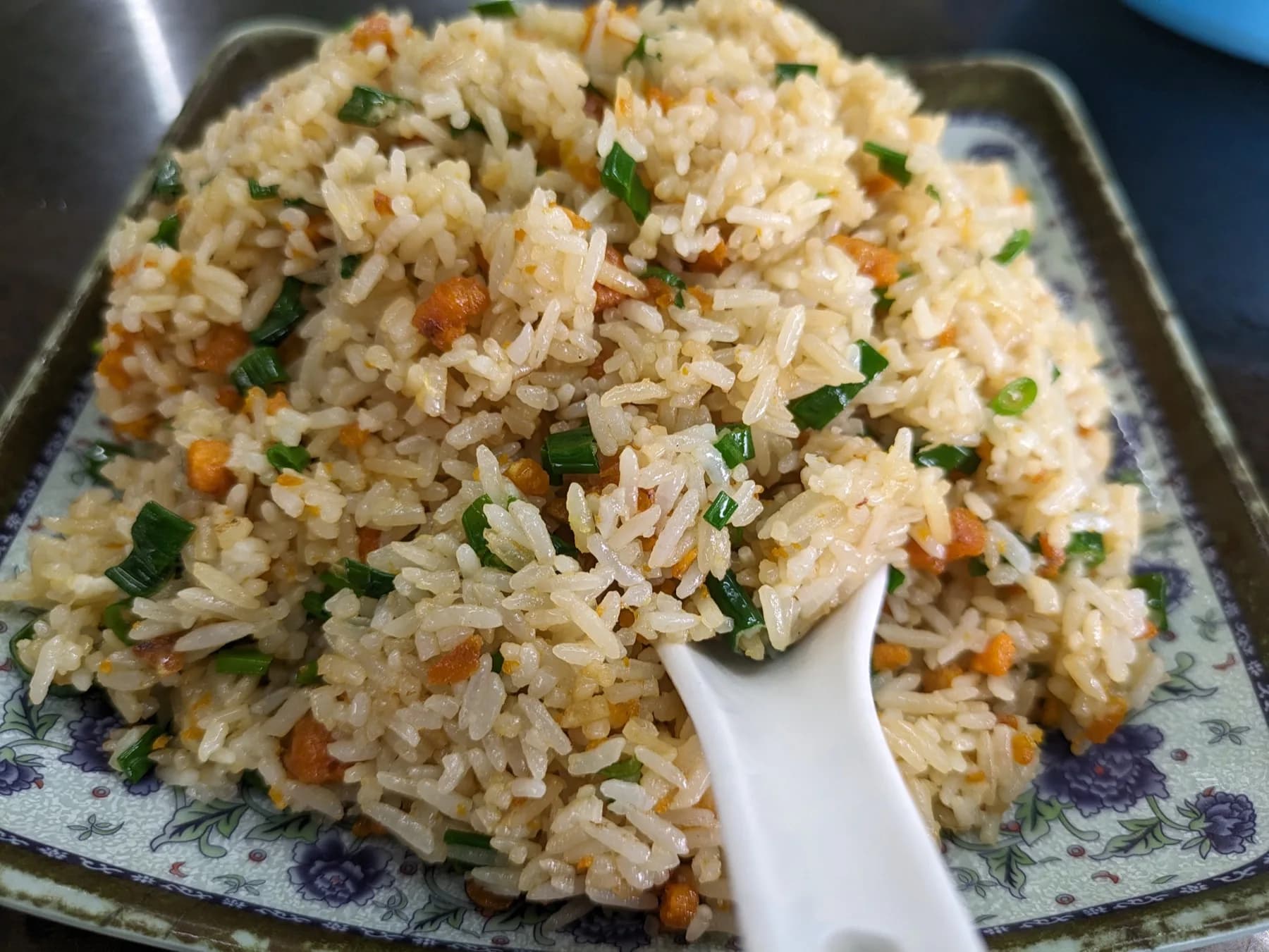 Fried rice mixed with sea urchin