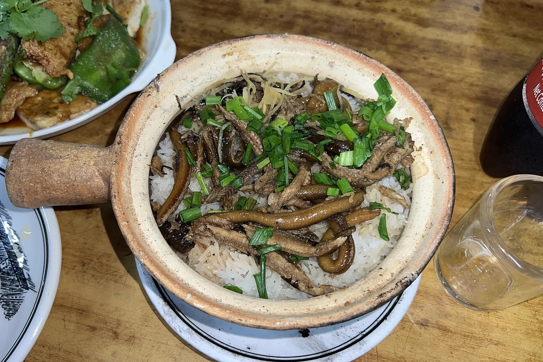 Swamp-eel rice cooked and served in a clay pot