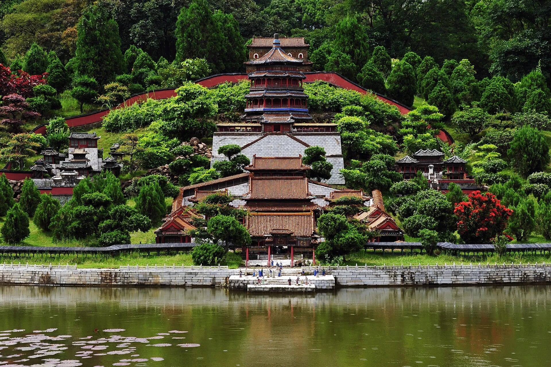 錦繡中華的寺廟縮影與水景