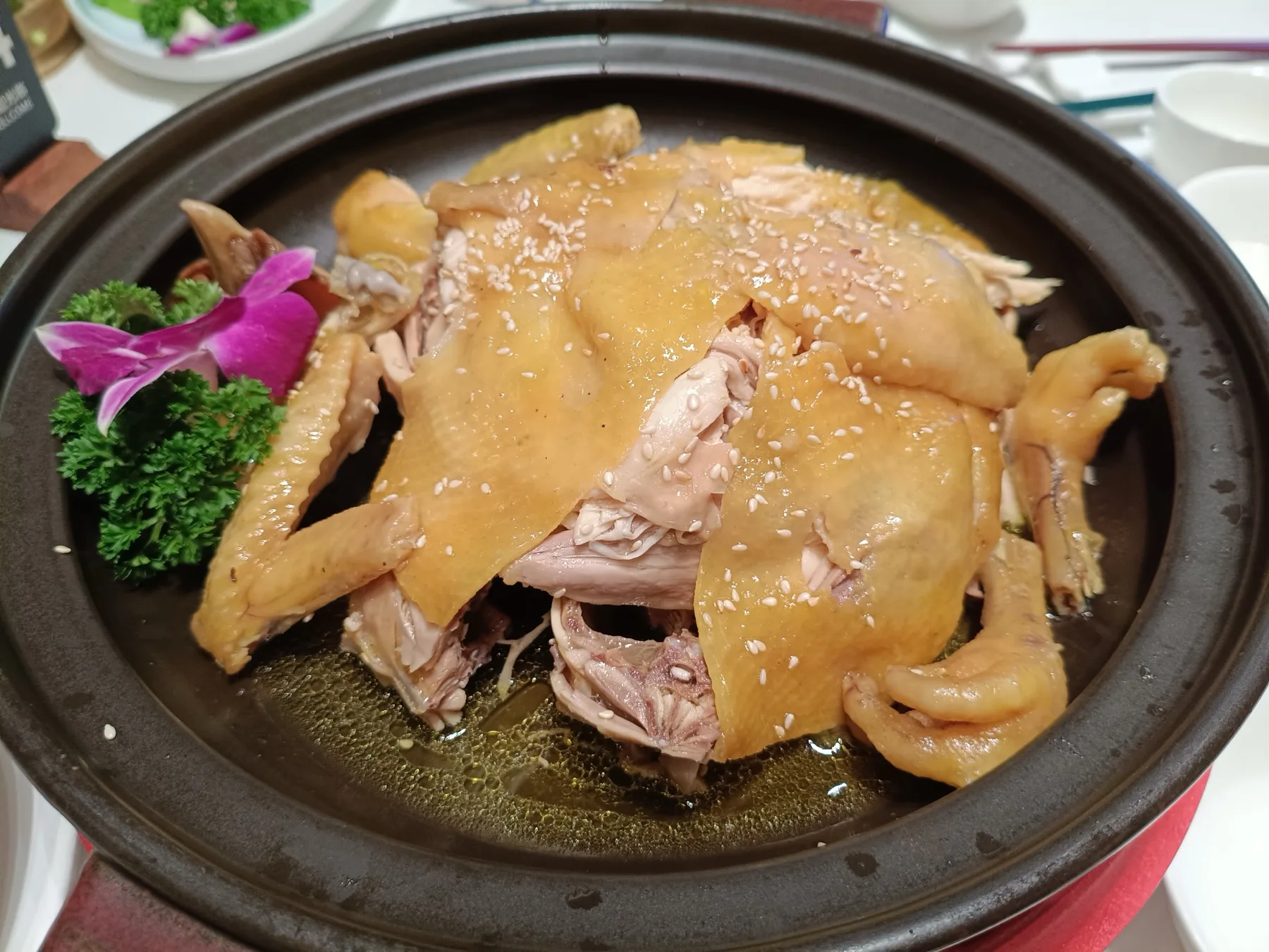 Dongjiang salt-baked chicken served in Huizhou