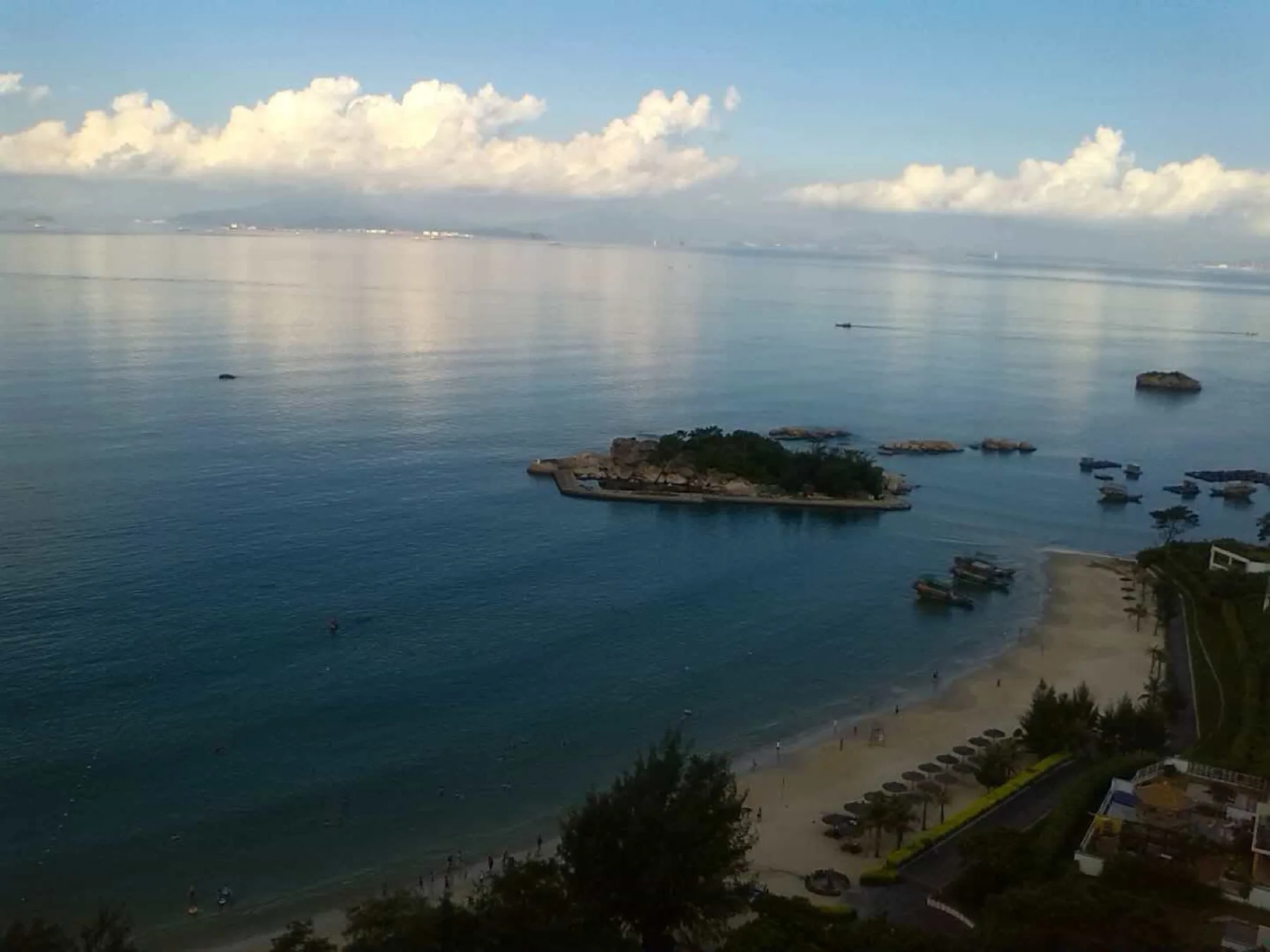 Calm water and small islands at Xunliao Bay