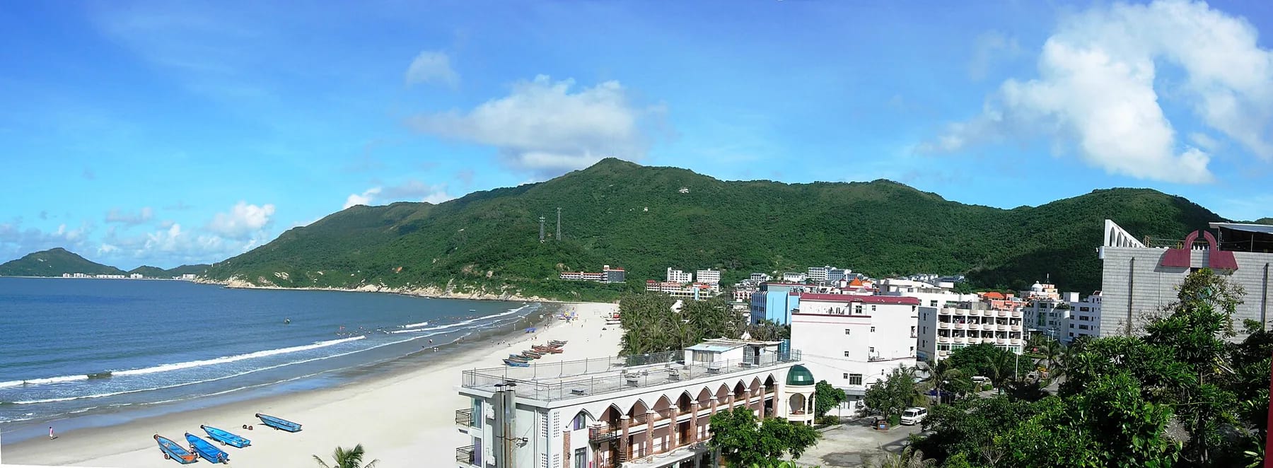 Broad bay and beach landscape on Xiachuan Island