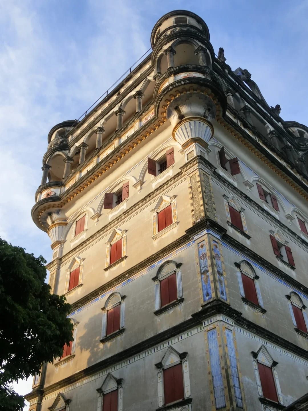 Ruishi Lou in Jinjiangli with its arcaded upper floors