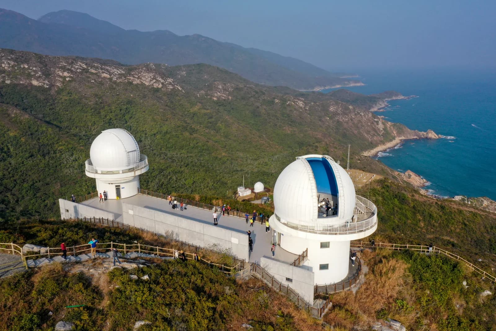 Shenzhen Observatory buildings above the Xichong coast